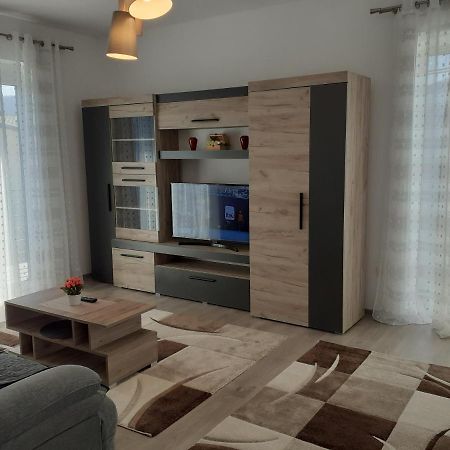 Sara Apartman Livezeni  Exterior foto